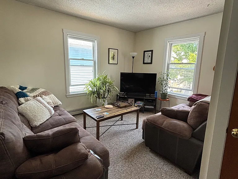 62 Lexington St #2 — Photo 3