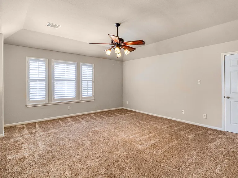 8707 Roswell Rdg — Photo 28