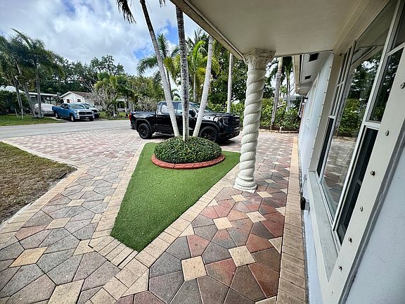 2nd image of 5301 SW 57th Ct