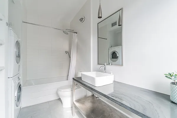 Rented by BLS Realty | media 28