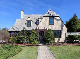 60 Roosevelt Avenue, Glen Head, NY