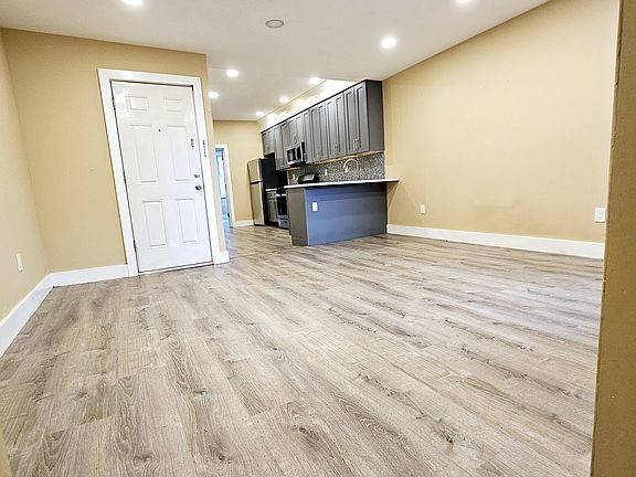 3rd image of 268 Summit Ave Floor 3