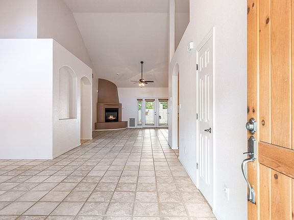 5th image of 2505 Rio Orilla Ln NW