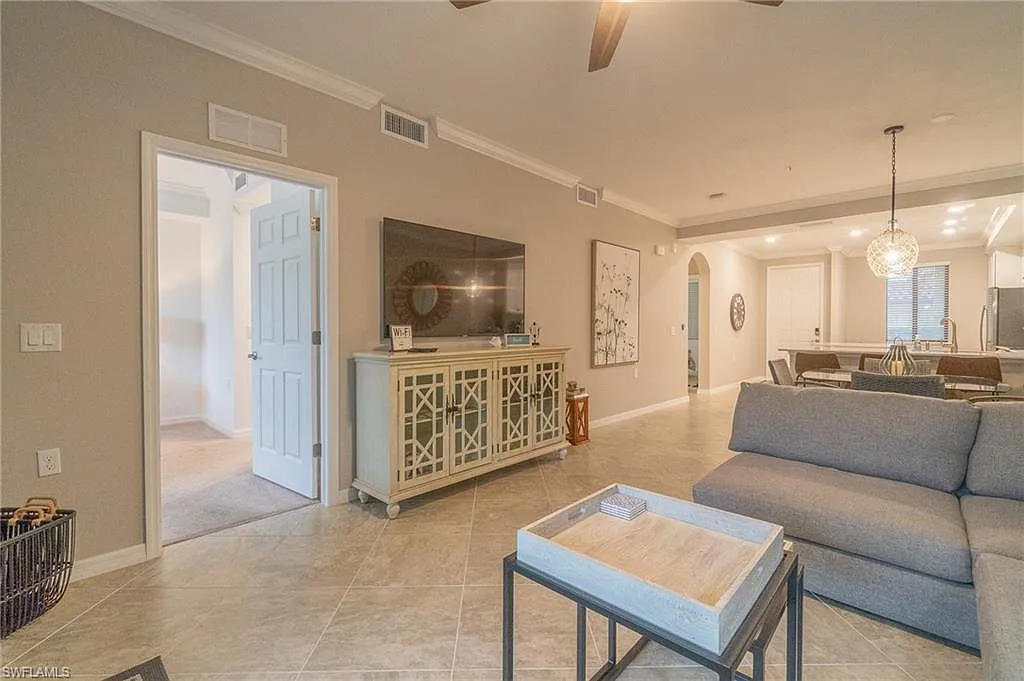 2 bed, 2.0 bath, 1230 sqft, $7,500 — Photo 4