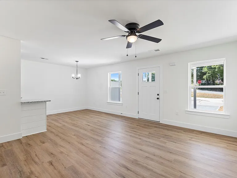 Arlington Townes Modern 3-Bedroom Townhomes in Greer, SC — Photo 15