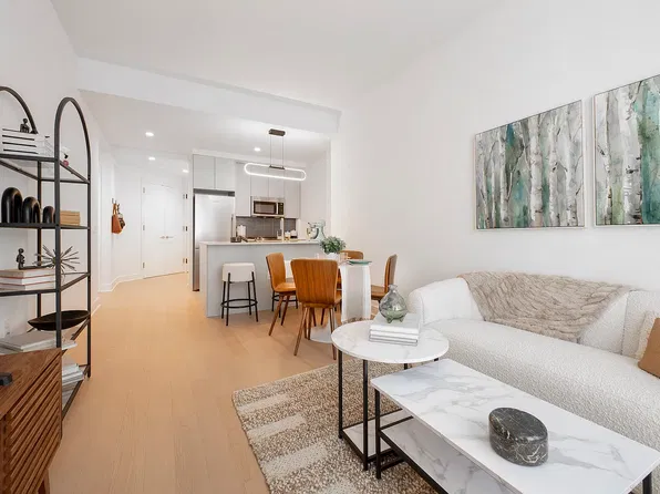 8 Court Sq, Long Island City, NY