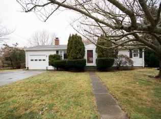 10 Cedar Ave, Middletown, RI 02842