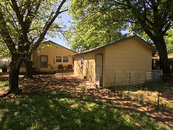 3rd image of 5117 Royal Dr