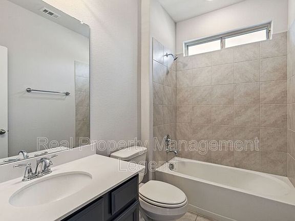 5th image of 1833 Meadow Trail Ln