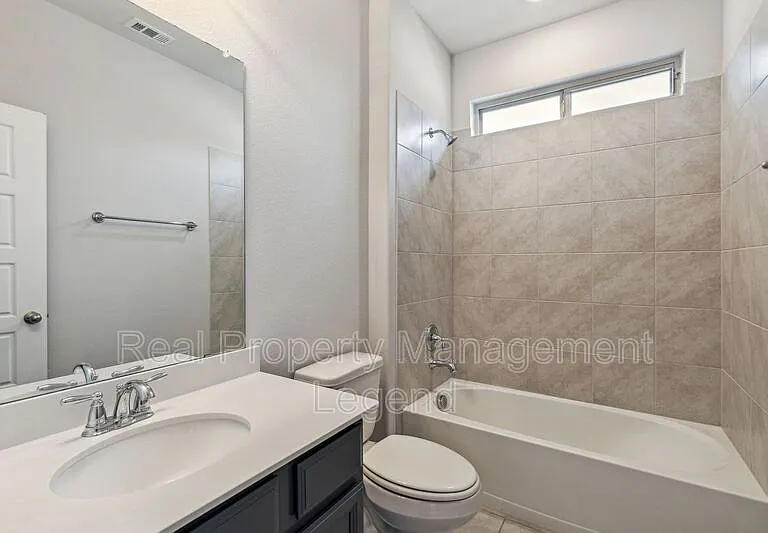 1833 Meadow Trail Ln — Photo 5