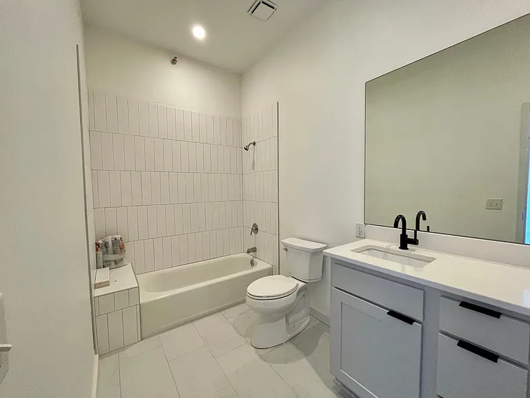 1803 Wyandotte St #307 — Photo 13