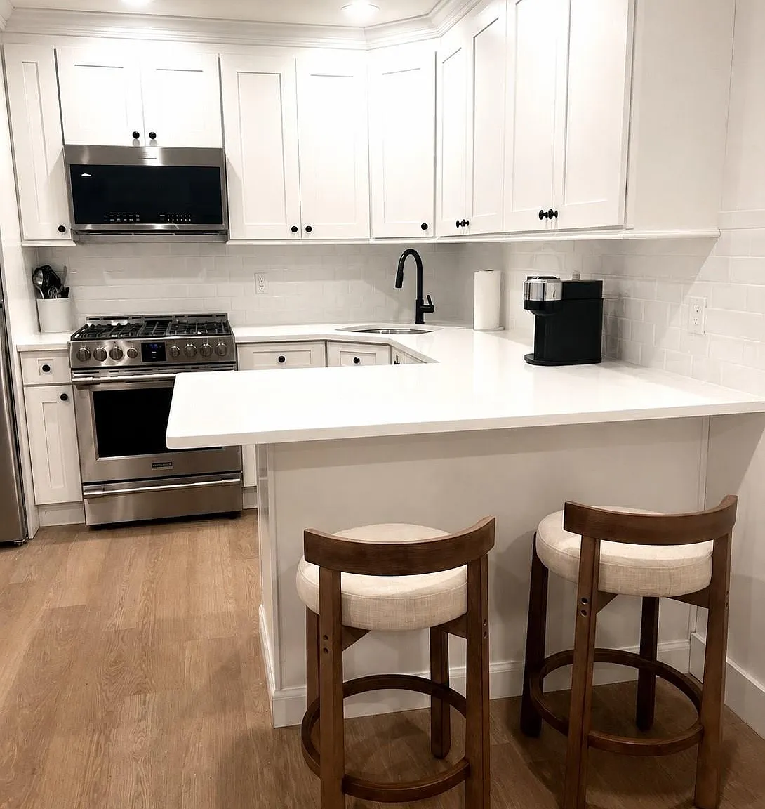 1 bed, 1.0 bath, 633 sqft, $2,700 — Photo 2