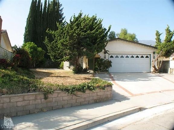 2nd image of 1025 Honeywood Ct