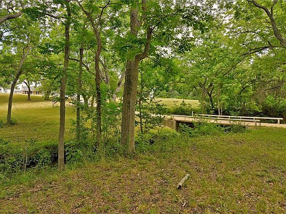 4th image of 1087 Seawillow Rd