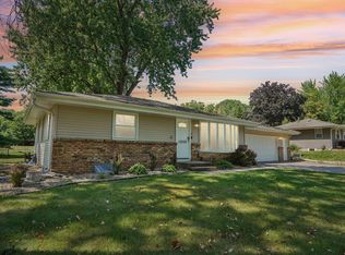 15204 Lead St, Burnsville, MN 55306
