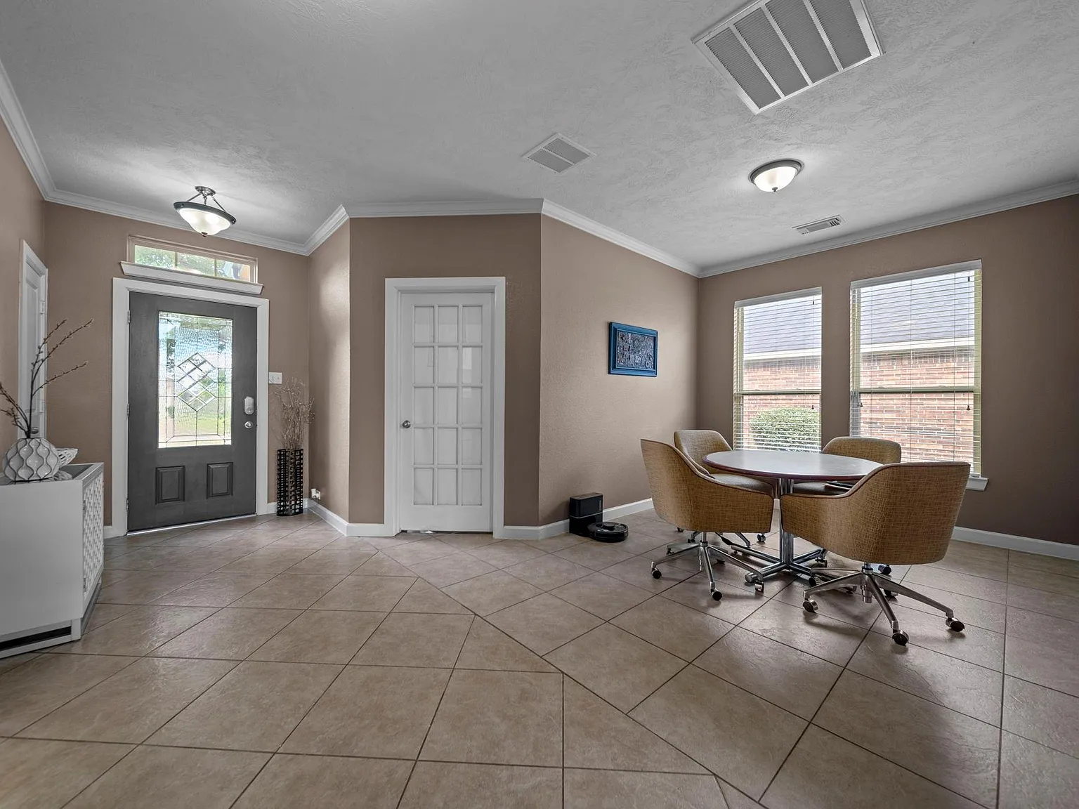 4 bed, 3.5 bath, 2932 sqft, $3,500 — Photo 3