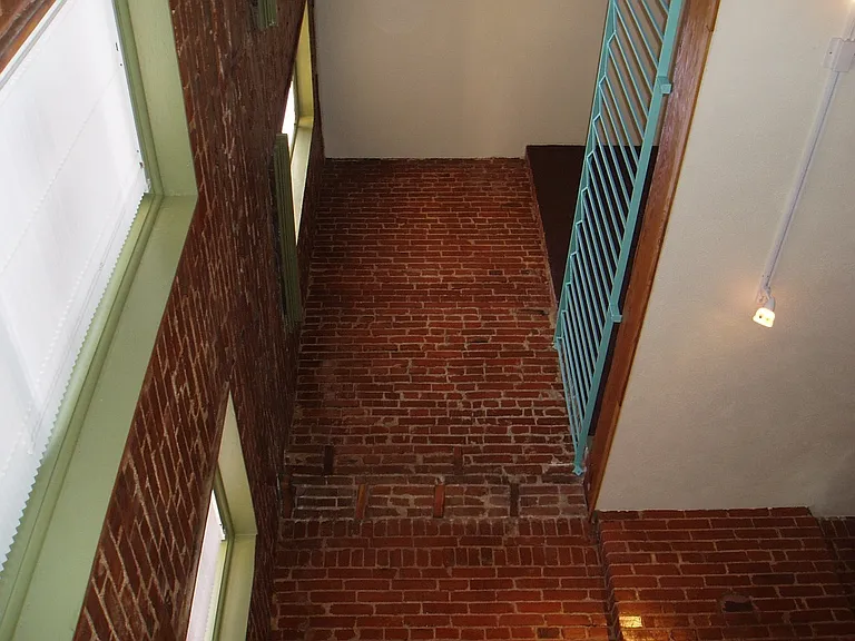 2748 Chippewa St #A — Photo 10