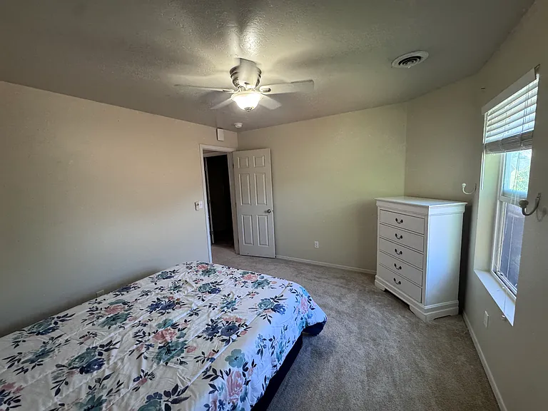 1131 SW Independence — Photo 29