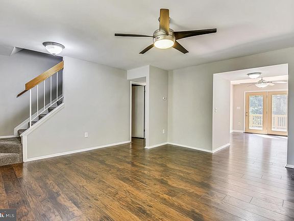 5th image of 1382 Almond Dr