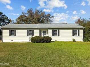 916 Hibbs Rd, Newport, NC 28570