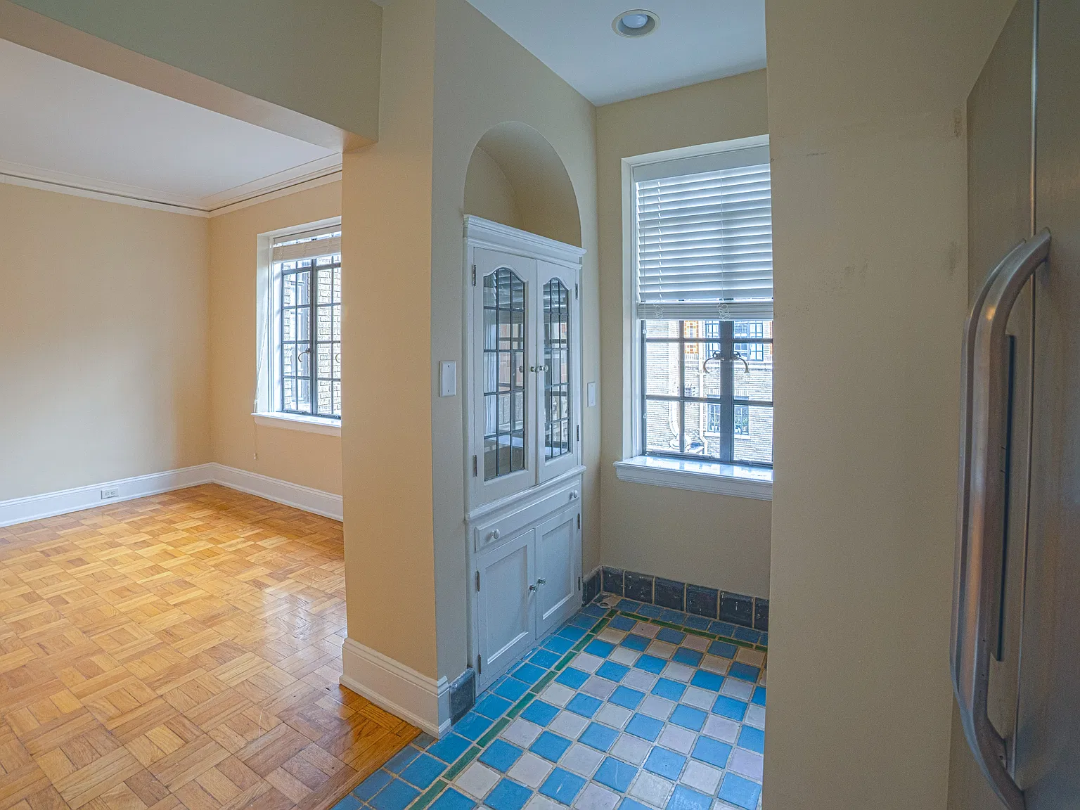 2 bed, 1220 sqft, $1,700 — Photo 2