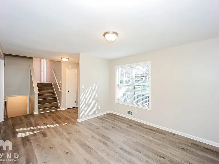 4355 Valley Brook Ln — Photo 7