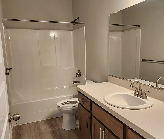 712 E Wilson St — Photo 6
