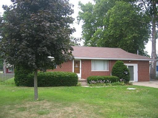 1st image of 1304 Southlawn Dr