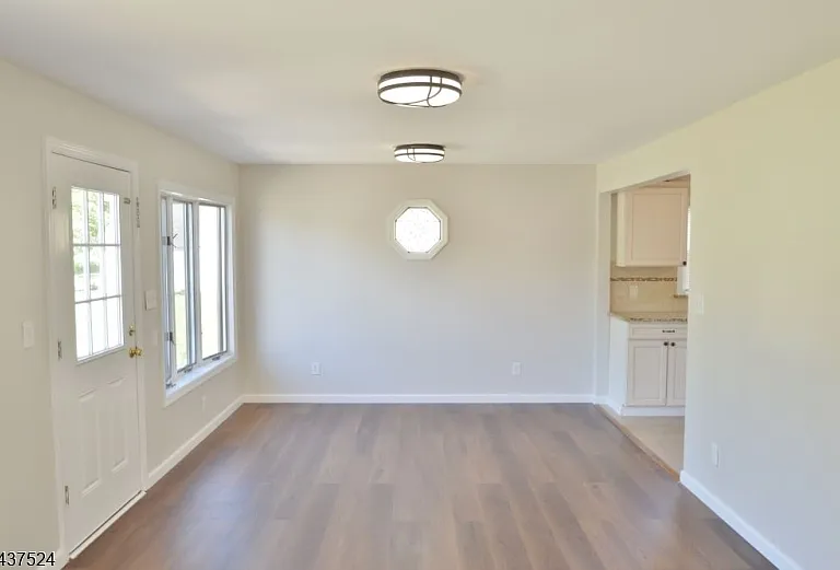 35 Troy Rd — Photo 10