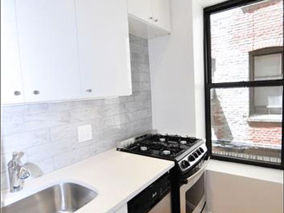 3rd image of 137 W 12th St APT 13