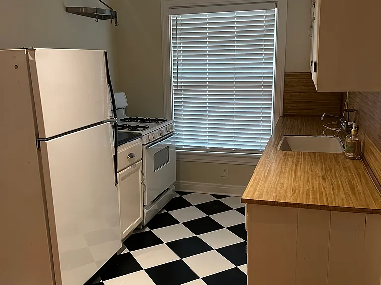 381 S Galt Ave #3 — Photo 3