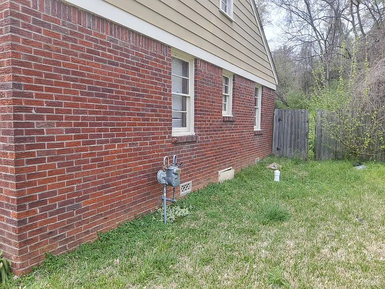 2714 James Rd — Photo 13