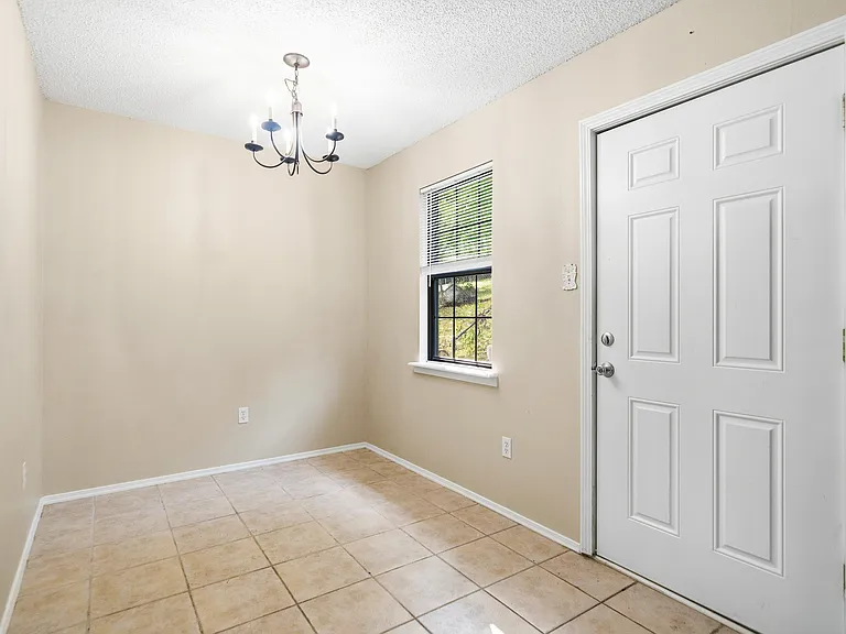 111 Jordan St — Photo 25