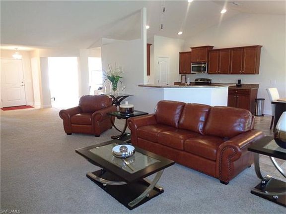 5th image of 466 Willowbrook Dr