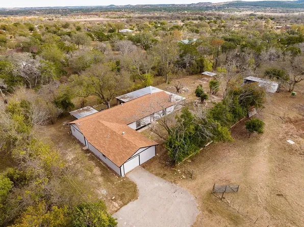 213 Verde Hills Dr, Center Pt, TX 78010