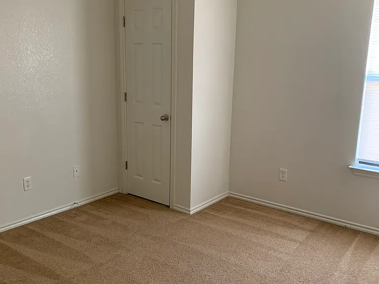 2912 Ashley Dr — Photo 10
