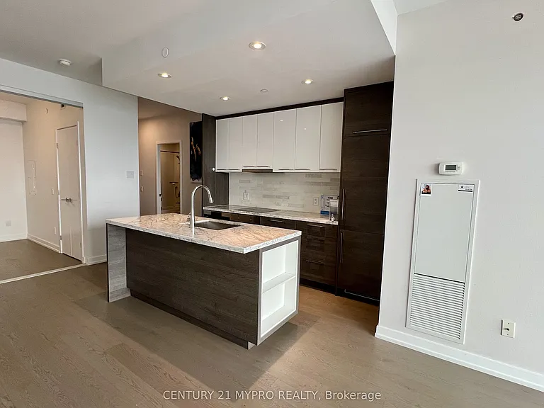 488 University Ave #4003 — Photo 6