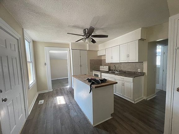 5th image of 1116 W Delaware St