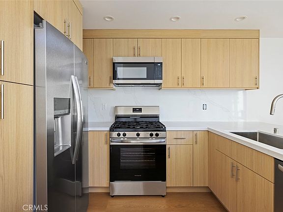 2nd image of 1007 S Catalina Ave APT 106