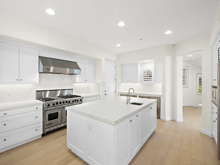 150 Sidney Bay Dr — Photo 13