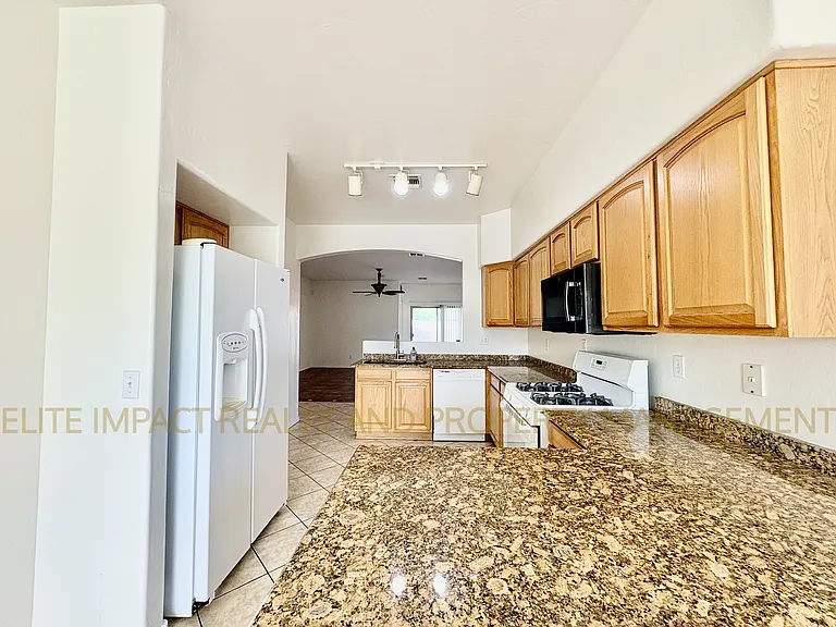 1037 S Speckled Stone Way — Photo 7