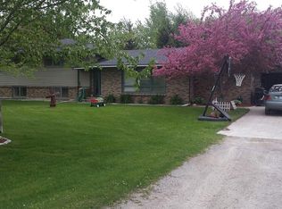 5271 N Tower Beach Rd, Pinconning, MI 48650