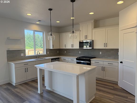 4th image of 1260 Rachel Ln