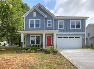 6042 Fox Crossing Dr, Charlotte, NC 28216