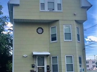 8 Greendale Ave, Worcester, MA 01606