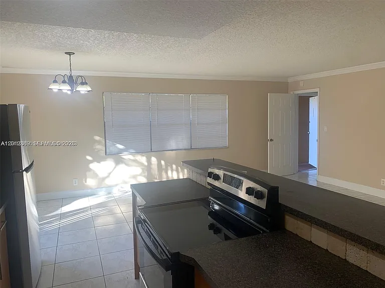 1702 McKinley St #4 — Photo 4