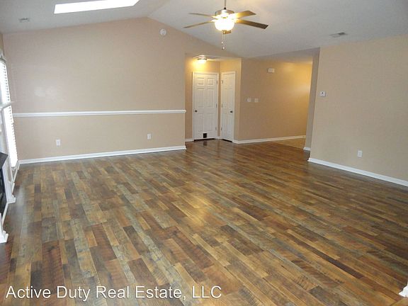 3rd image of 204 Gillespie Dr