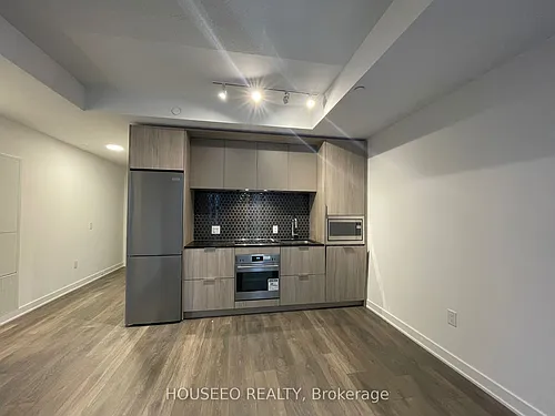 35 Tubman Ave E #823 Photo 1