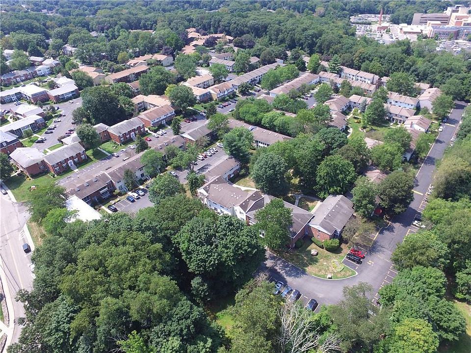 1st image of 100 Somerset Drive