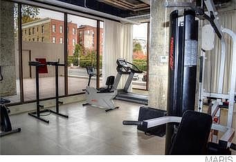 5th image of 4501 Lindell Blvd #8-D&